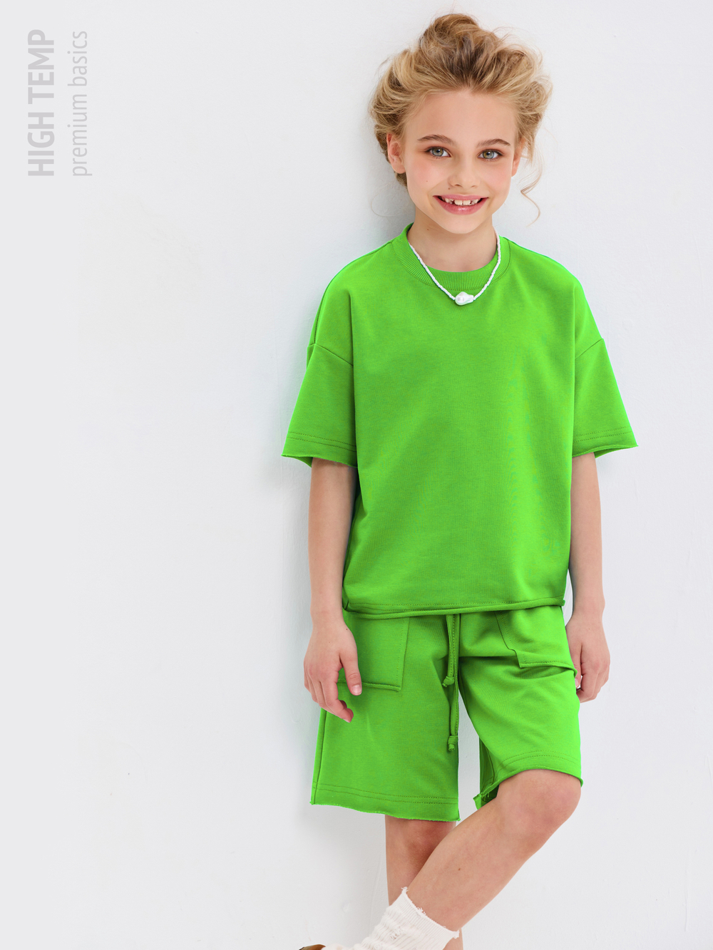 Костюм оверсайз с футболкой и шортами