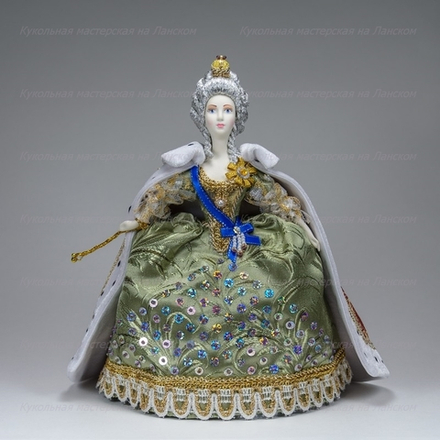 Сувенирная кукла в костюме императрицы Екатерины II