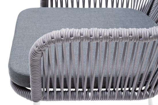 "Лион" стул плетеный из роупа, каркас из стали белый муар, роуп светло-серый круглый, ткань светло-серая