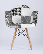 Кресло Eames DSW пэчворк черно-белое на деревянных ножках