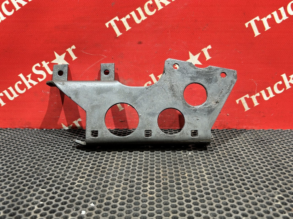 Кронштейн ускорительного клапана