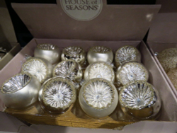 Набор елочных шаров 12шт 8см House of Seasons золото/серебро в ассортименте 2 вида