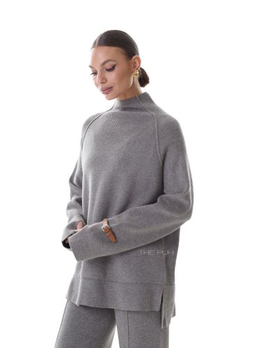 Темно-серый трикотажный костюм с брюками