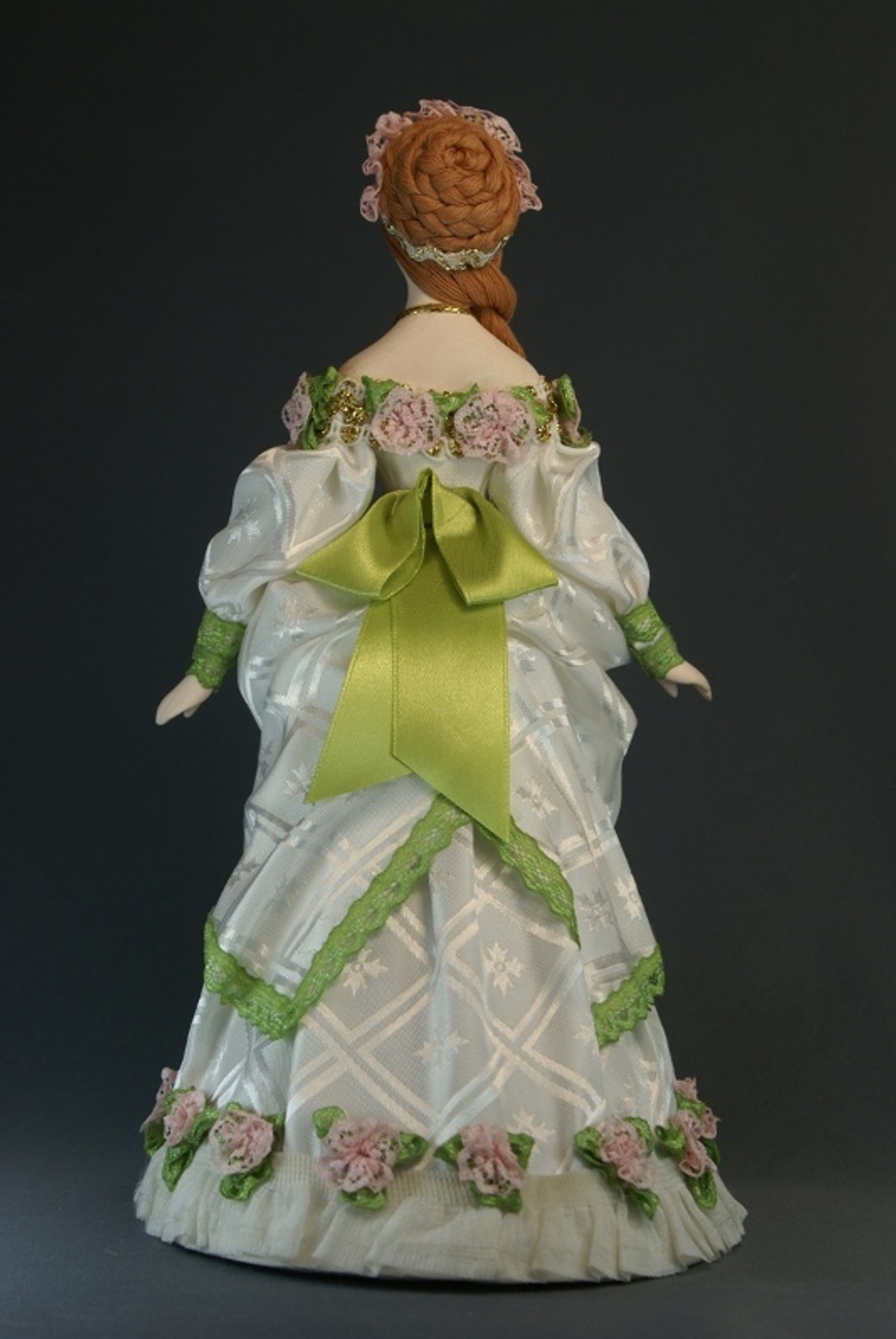 Кукла коллекционная Потешного промысла Дама в бальном платье. 19 в. Петербург