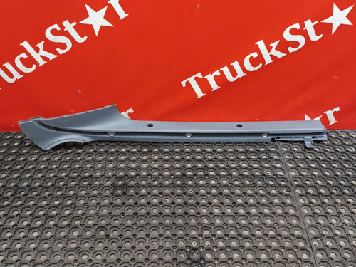 Накладка потолка правая