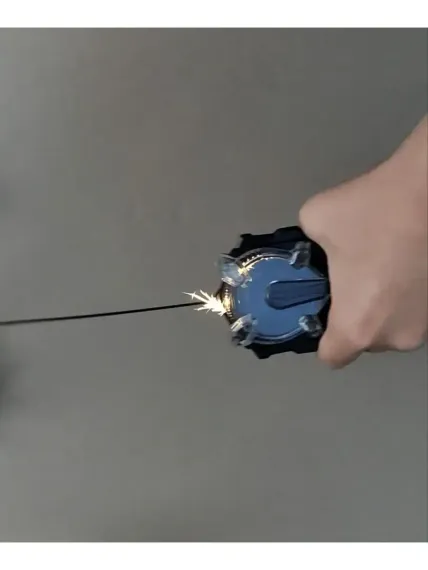 Правосторонний запускатель с искрами из набора B169 от Takara Tomy