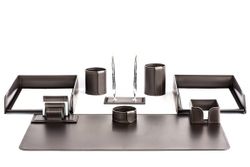 Настольный набор для рабочего стола 9 предметов из кожи цвет шоколад