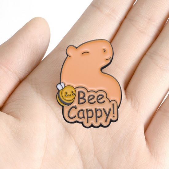 Значок металлический Капибара. Будь счастлив, р-р 2,9х2,3см