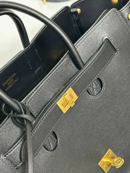 Сумка BALENCIAGA Bel Air Carry All Bag черный/золото