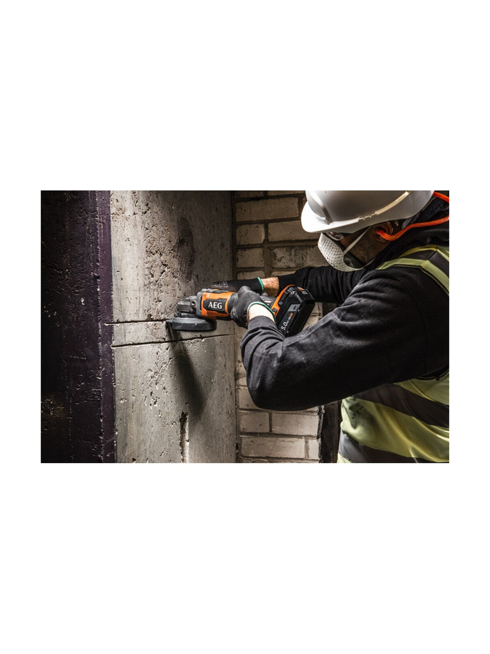 Бесщеточная угловая шлифмашина AEG BEWS18-125BLLI-502C 4935464417