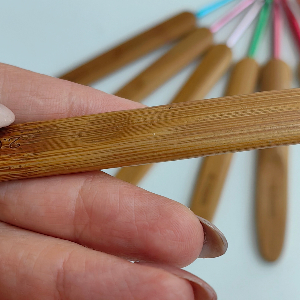 Набор крючков для вязания, с бамбуковыми ручками, d = 2-6 мм, 13,5 см, 9 шт