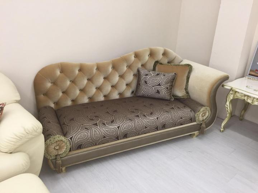 Диван с каретной стяжкой в стиле арт-деко Dormeuse велюр жаккард дерево