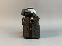 Sony A7 55.000 кадров (скол в нижней части)