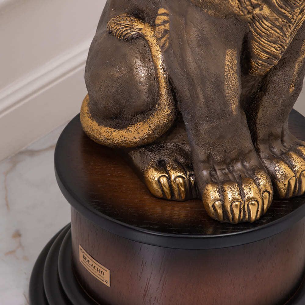 Подставка Лев Лион Орех