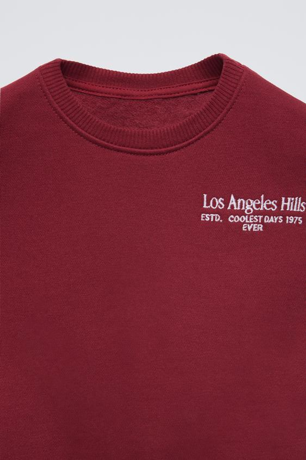 ZARA ТОЛСТОВКА С ВЫШИТОЙ НАДПИСЬЮ, ГРАНАТОВЫЙ