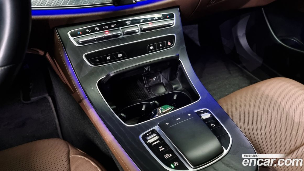 Mercedes-Benz E-Class W213 E350 4MATIC Avangarde (08.2021)