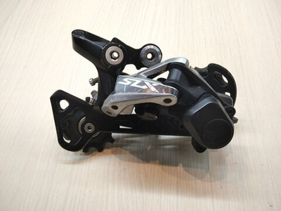 Задний переключатель Shimano SLX RD-M7000