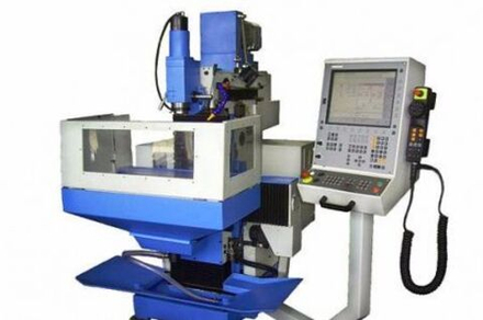 Широкоуниверсальный фрезерный станок Vingriai 67К25PF3