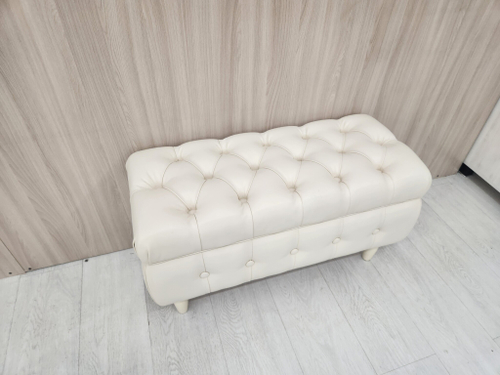 Банкетка Эксклюзив с ящиком в каретной стяжке на деревянных опорах, 80х36х44см экокожа слоновая кость