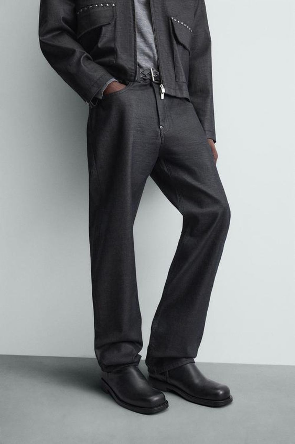 ZARA ДЖИНСЫ ПРЯМОГО КРОЯ С ВОЩЕНЫМ ПОКРЫТИЕМ, СИНИЙ