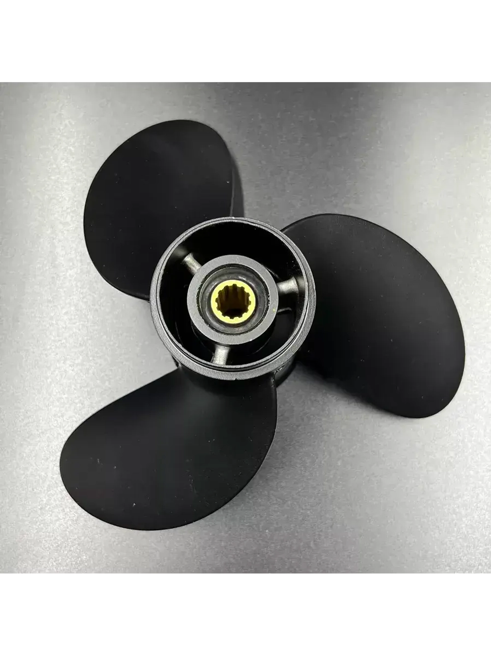 Винт Tohatsu 8-9.8 л.с (3x8.9"x7")