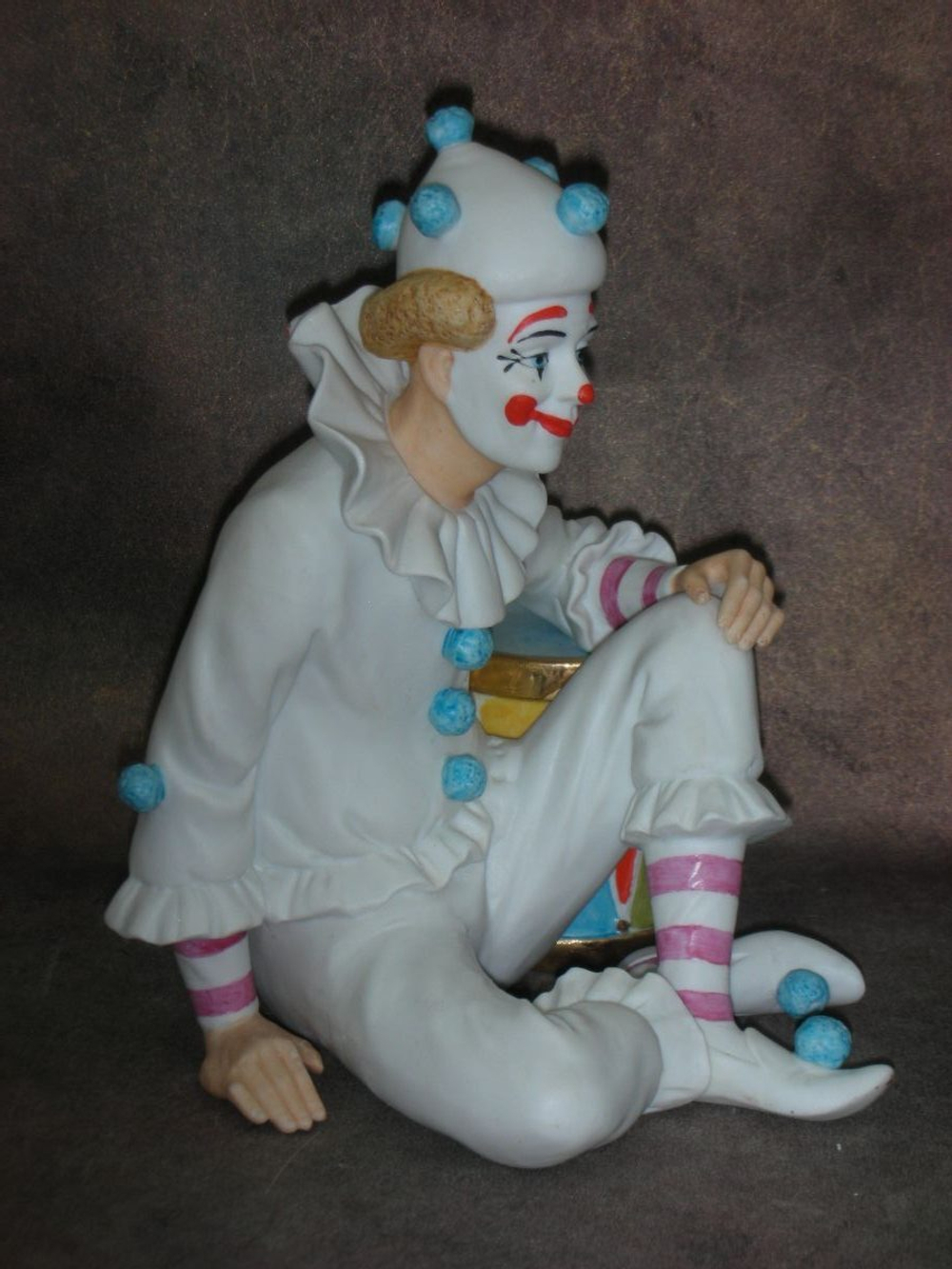 Статуэтка. Фарфор. Клоун В антракте. DOULTON INTERNATIONAL. Англия