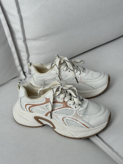 Кроссовки из эко кожи