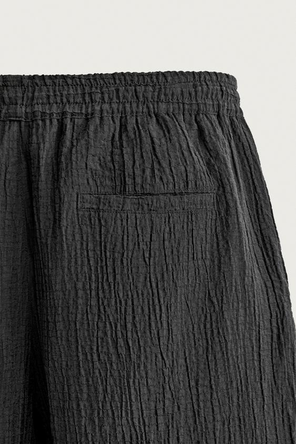ZARA ШОРТЫ RELAXED FIT С РЕЛЬЕФНОЙ ФАКТУРОЙ, ЧЕРНЫЙ
