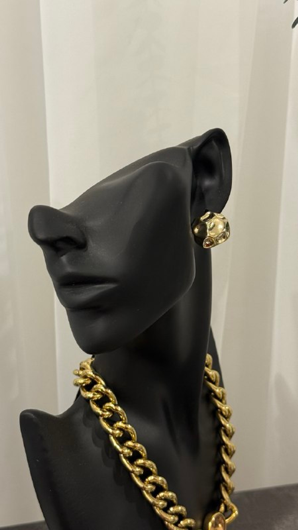 Серьги круглые полусферы с впадинами, оттенок золото