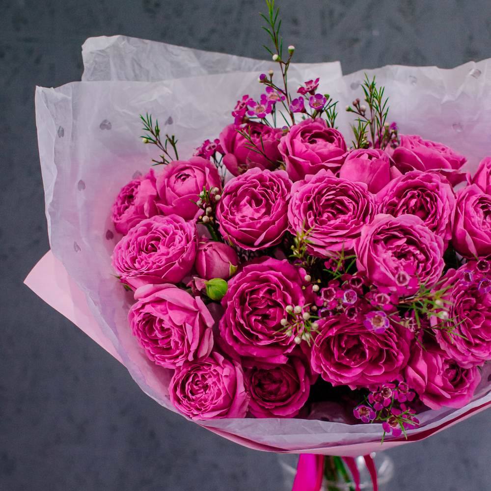 58. Чувственный букет с кустовой розой Мисти