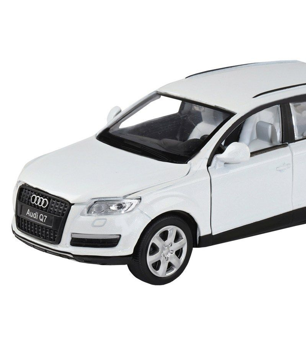 Машина "АВТОПАНОРАМА" Audi Q7, белый, 1/32, свет, звук, инерция, в/к 17,5*13,5*9 см