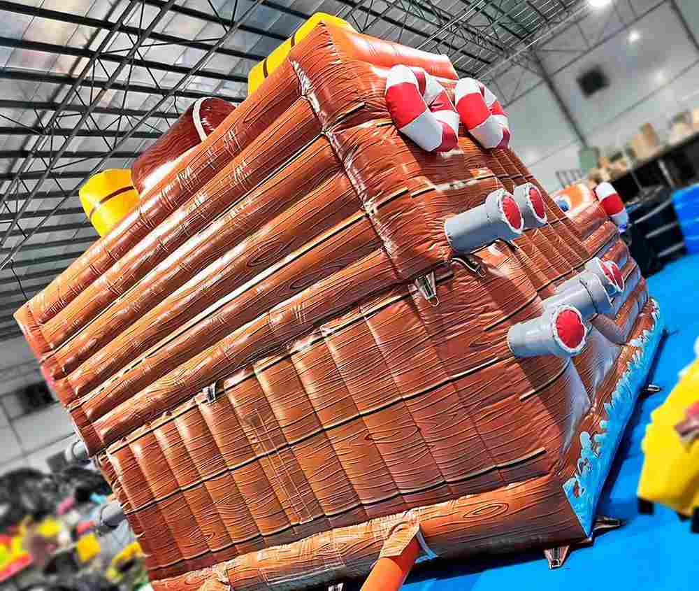 Надувной батут "Веселый кораблик", 7x5x5 м.