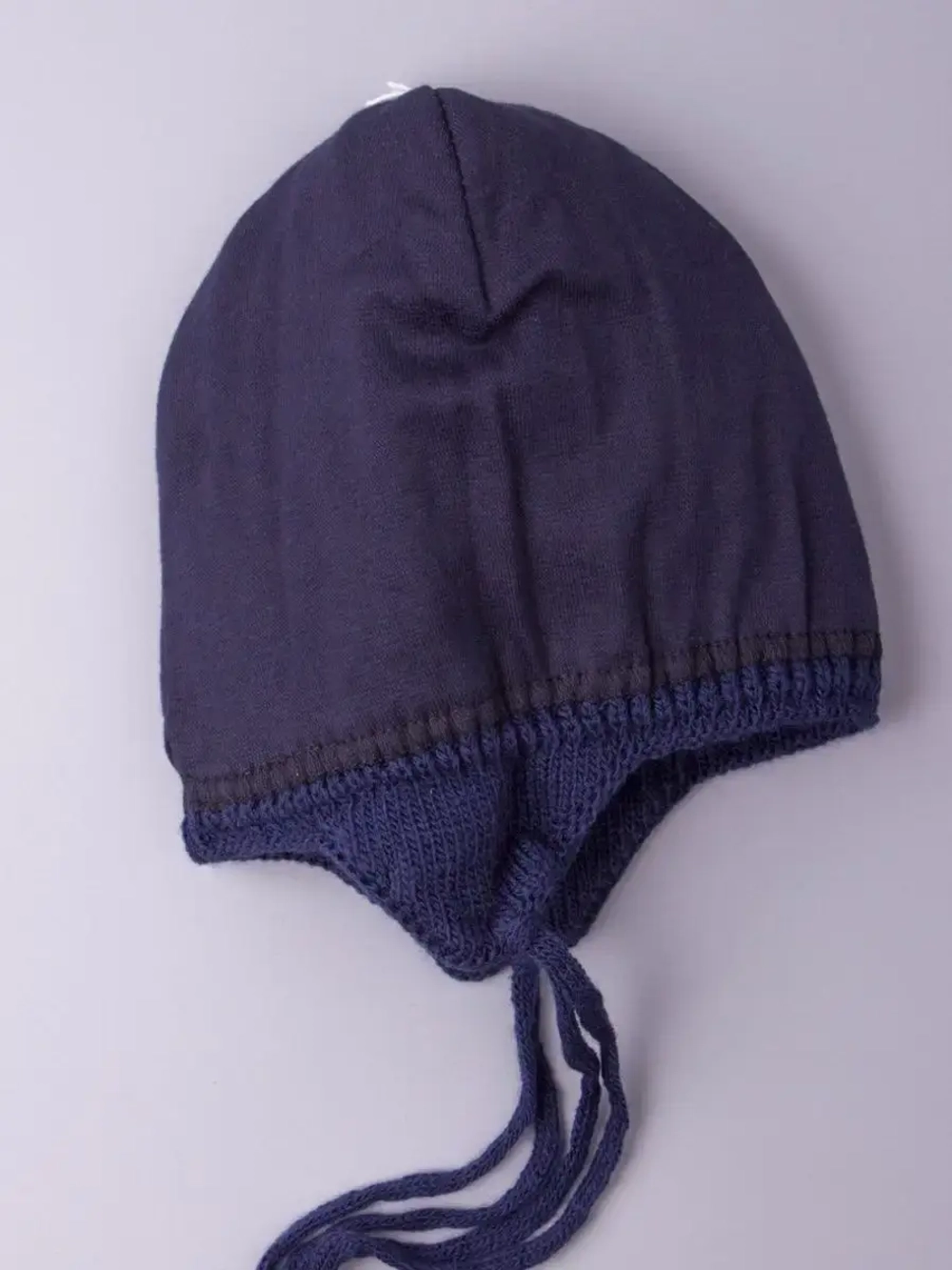Шапка детская вязаная демисезонная на завязках