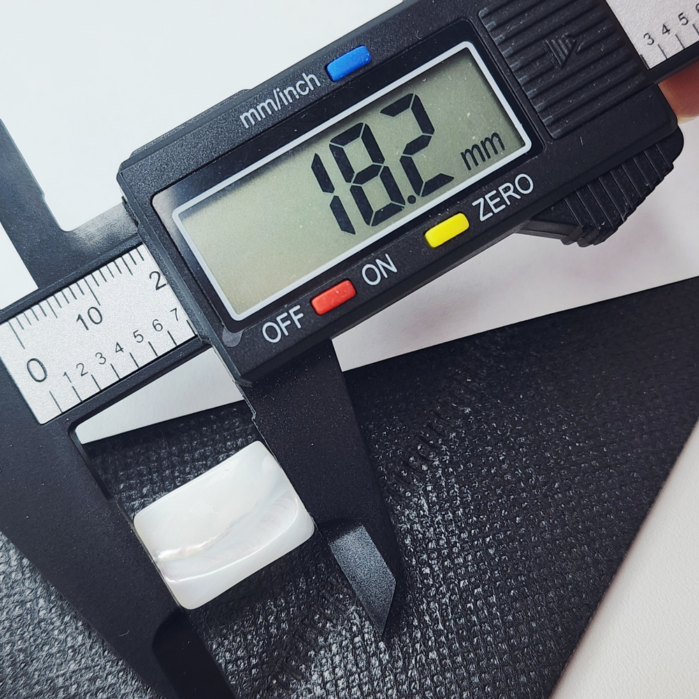 Перламутр натуральный, бусина прямоугольник, р-р 18×13мм, штучно