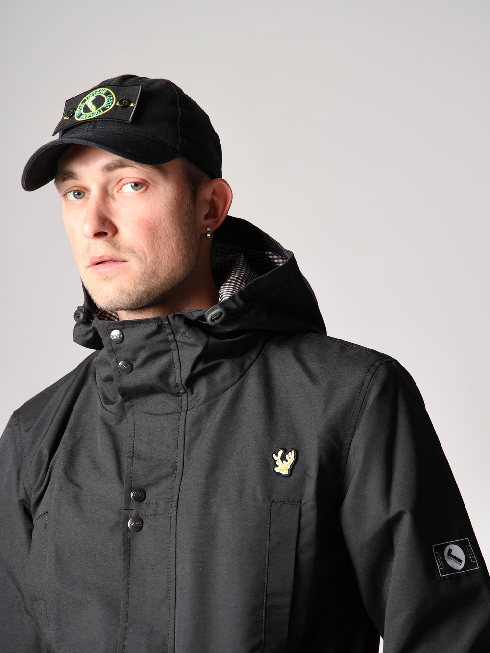 Парка мужская осень осенняя Город Горький черная желтый олень вышивка