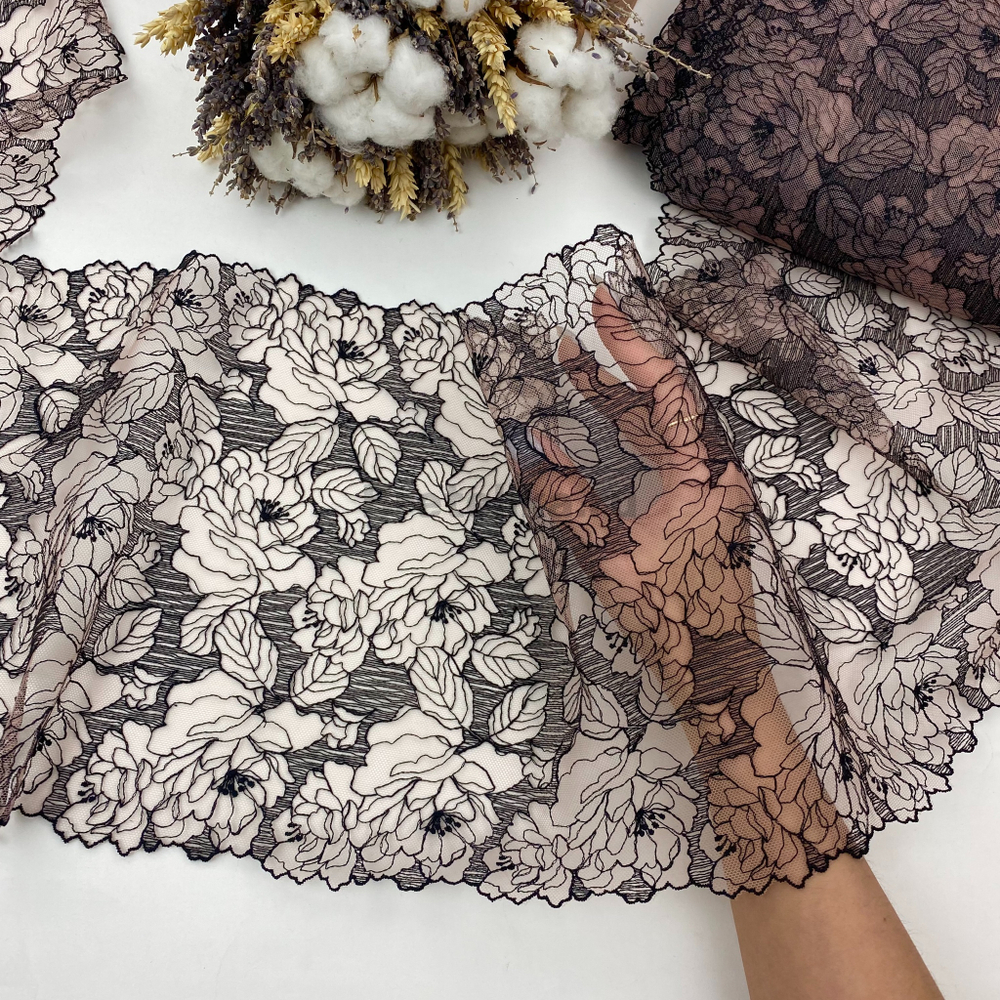 Вышивка на сетке пудра/черный 25 см