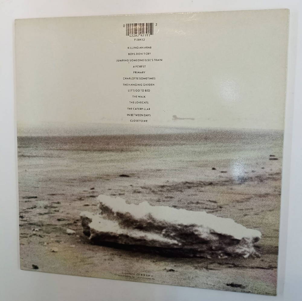 Винтажная виниловая пластинка The Cure Standing On A Beach The Singles (UK 1986)