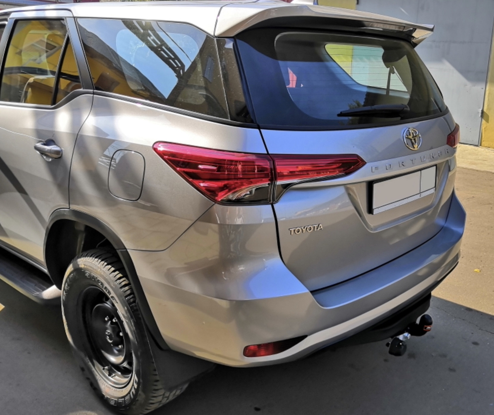 Фаркоп для Toyota Fortuner 2018- Тип шара: F. Нагрузки: 2500/100 кг, TY 46
