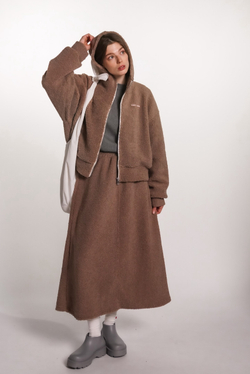 Худи на молнии укороченная из плюшевой ткани, какао