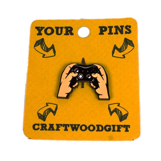 Деревянный значок. Геймпад