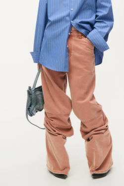 H&M - Glenn Martens Брюки oversize из выцветшего хлопкового твила, розовый