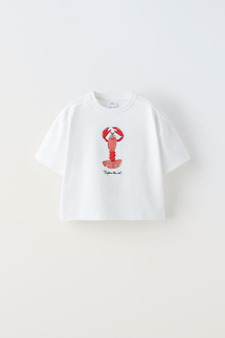 ZARA ФУТБОЛКА С ПРИНТОМ И ВЫШИТОЙ НАДПИСЬЮ, БЕЛЫЙ