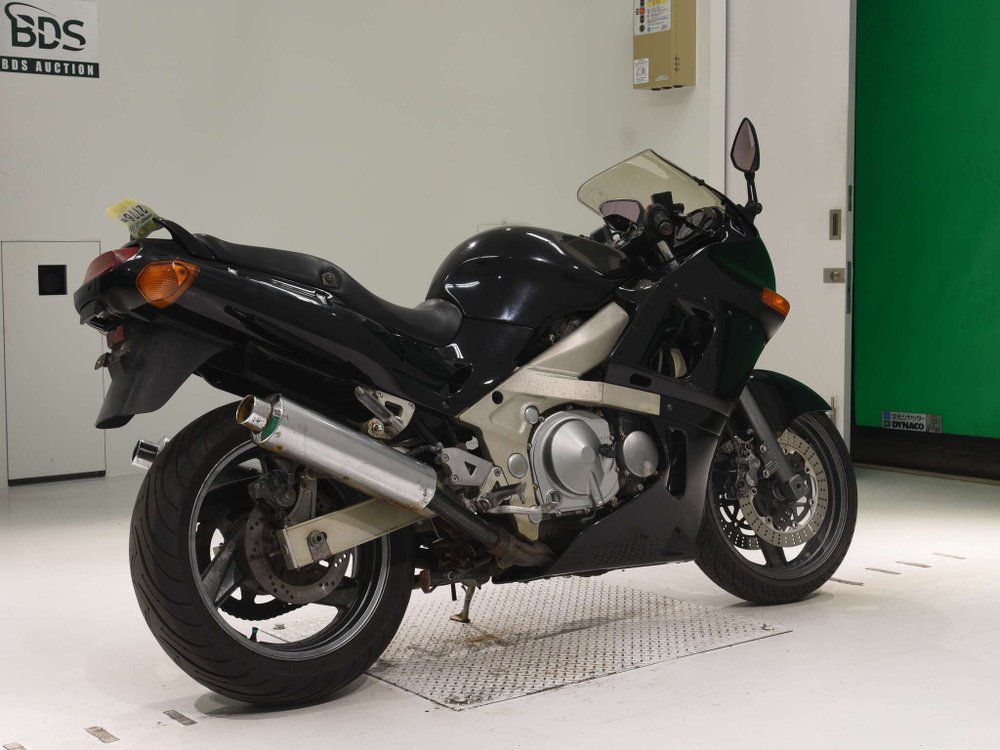 Kawasaki ZZ-R400 043908