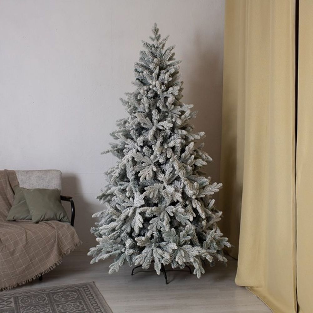 Заснеженная ель с гирляндой «Россо» теплый свет (Литая+пвх) 180 см / 1,8 м