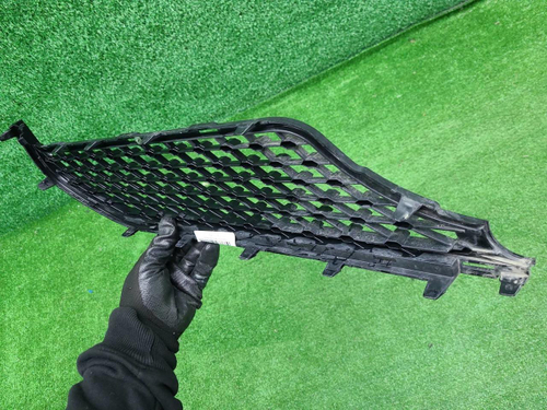 Решетка радиатора левая Mercedes GLE V167 (18-24)