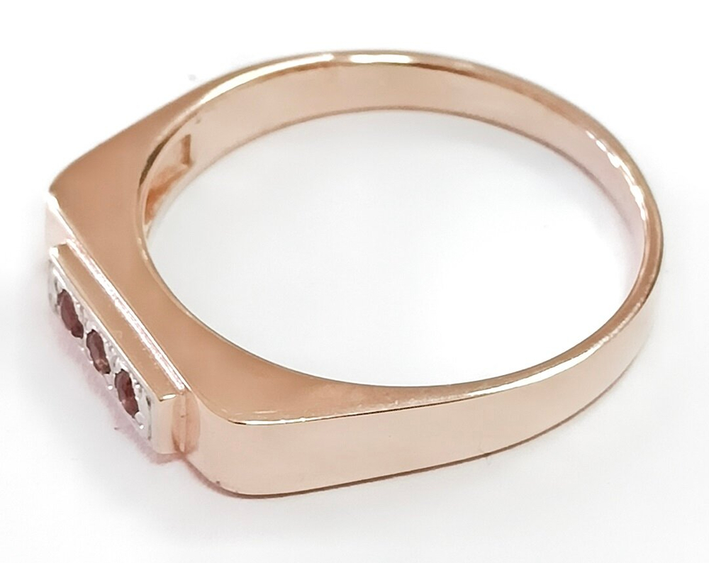 Ювелирное кольцо из серебра с позолотой,вставка гранат