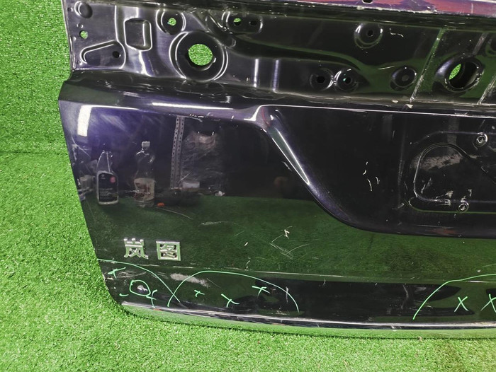 Крышка багажника Voyah Dream (2021-н.в.)