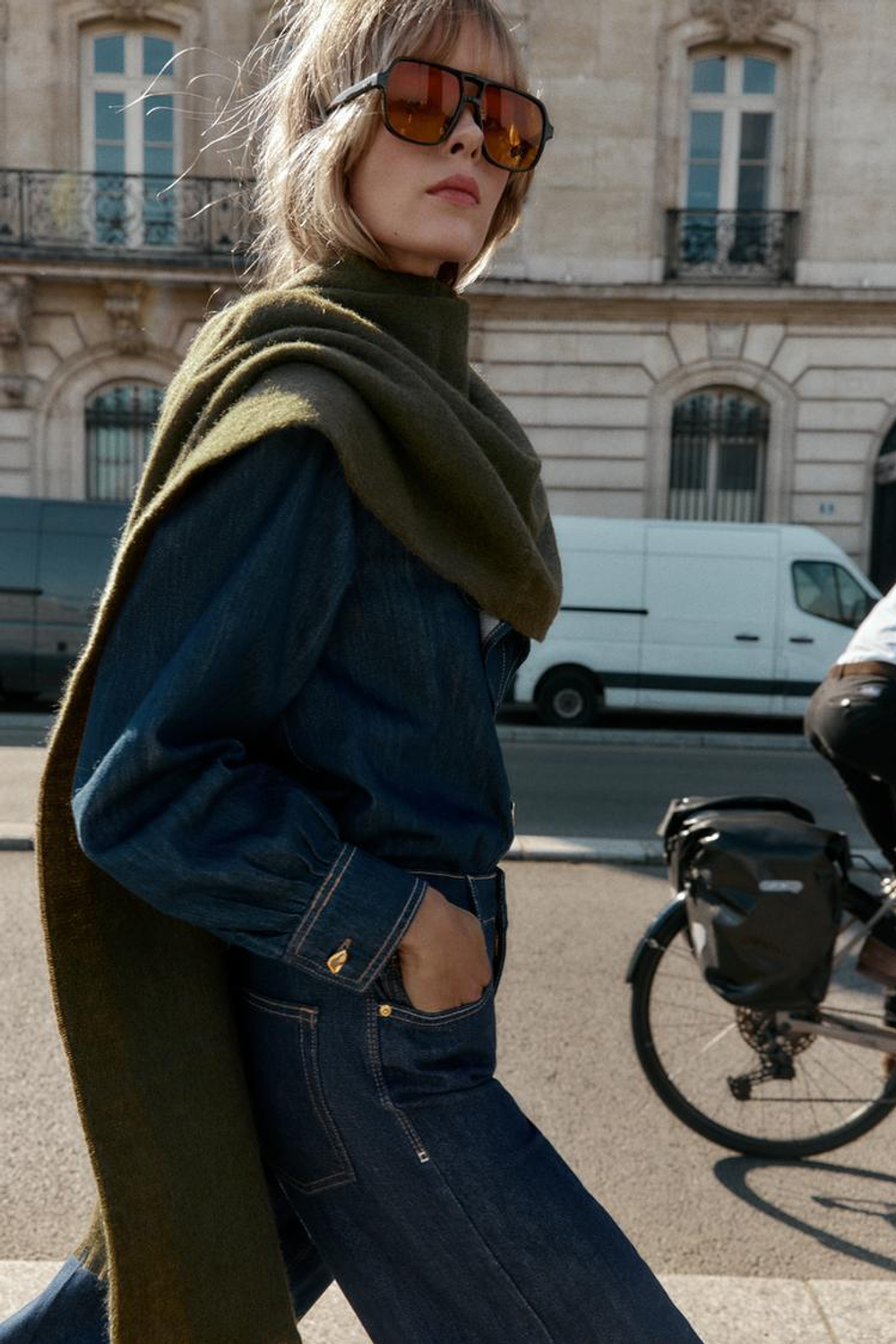 ZARA ОДНОТОННЫЙ ШАРФ С НЕОБРАБОТАННЫМИ КРОМКАМИ, ХАКИ