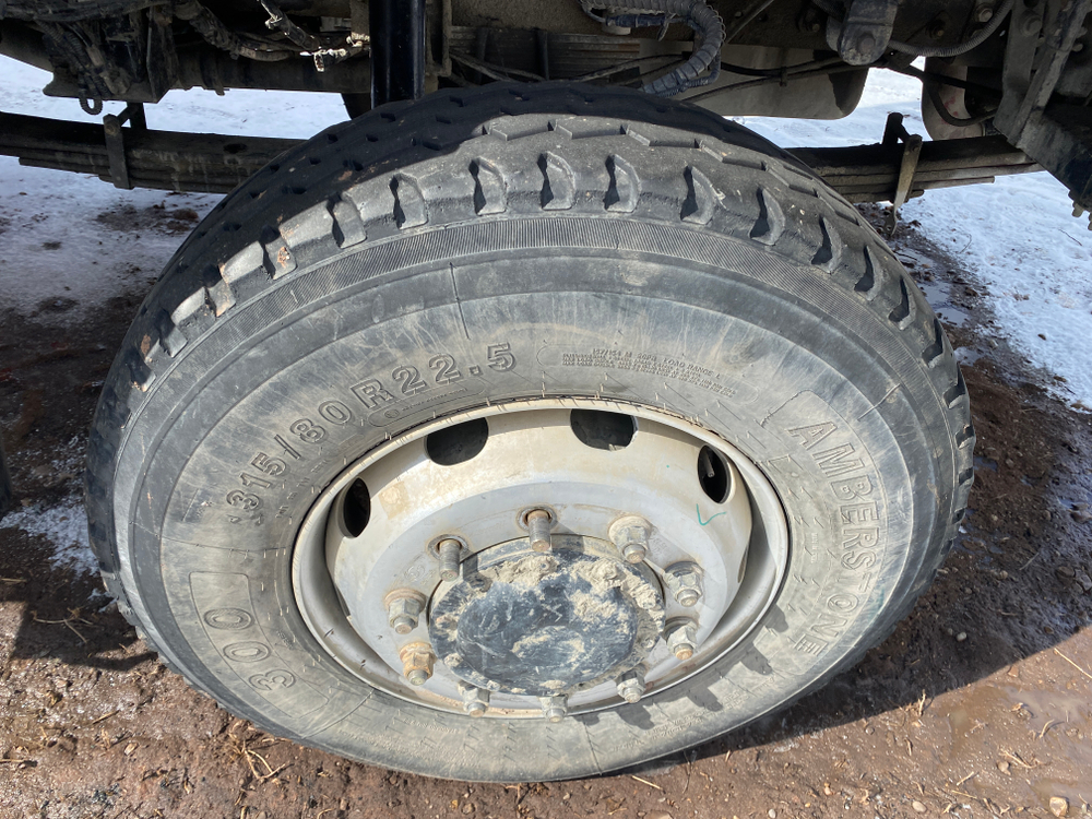Shacman (Shaanxi) SX* 6x6 Седельный тягач SX42586V385 (Дизельный, 11,6 л, 423 л.с, МТ)