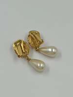 Клипсы с «жемчужными» подвесками Givenchy